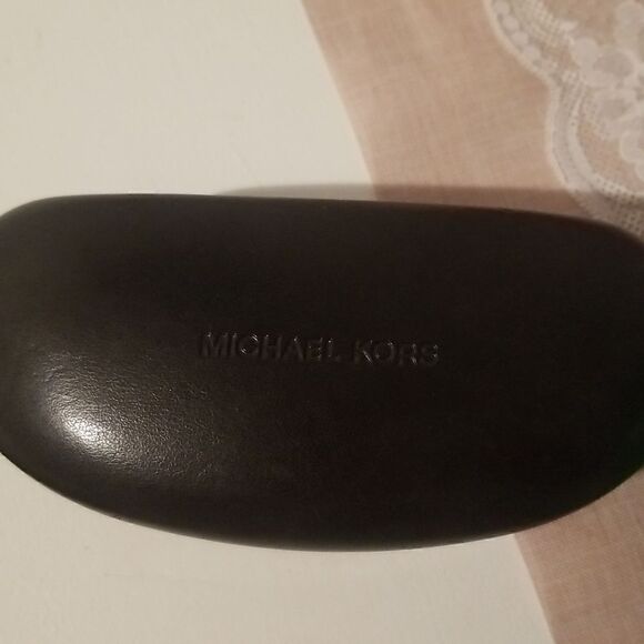 4 DESIGNER SUNGLASS CASE LOT Kate spade, Michael Kors, Torry Burch, - Picture 12 of 15